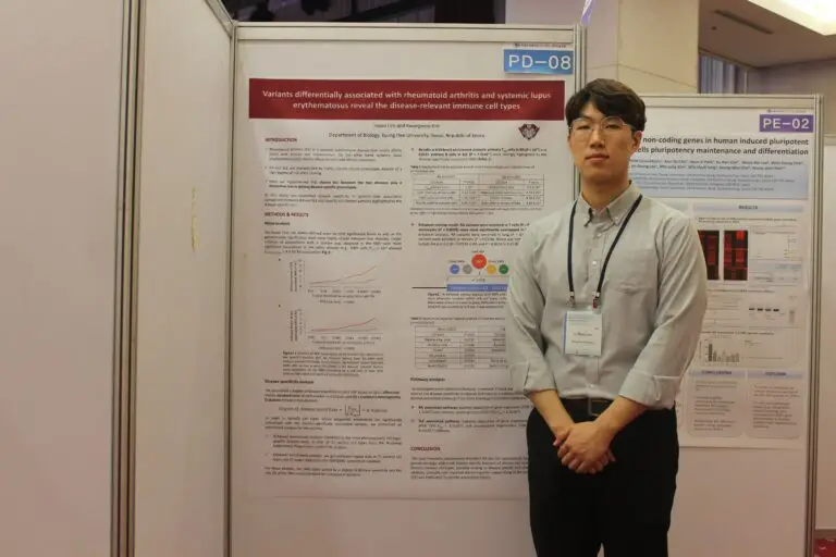 Read more about the article Jiwoo presenting a poster in the KOGO conference