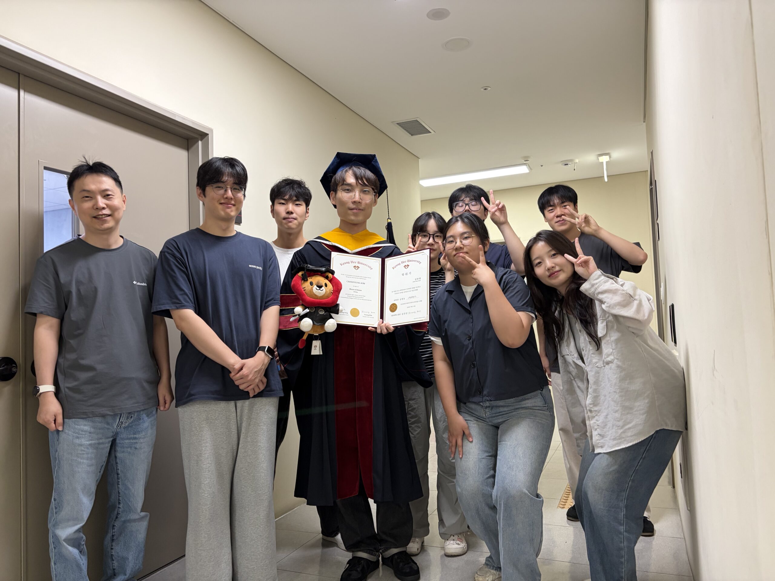 Read more about the article Celebrating Chan Young’s M.S. Graduation